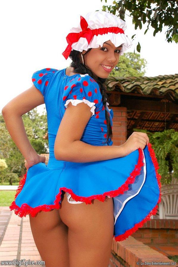 Pictures of teen nympho Gigi Spice dressed up for halloween #54508214
