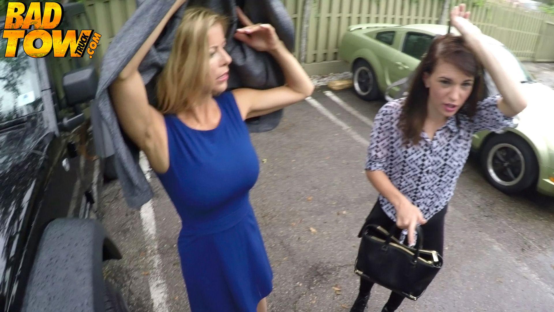 Busty blonde Alexis Fawks blows a guy to get her car back #52971973