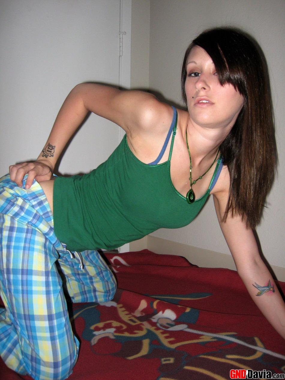 Pictures of teen GND Davia slipping out of her pajamas #54550518
