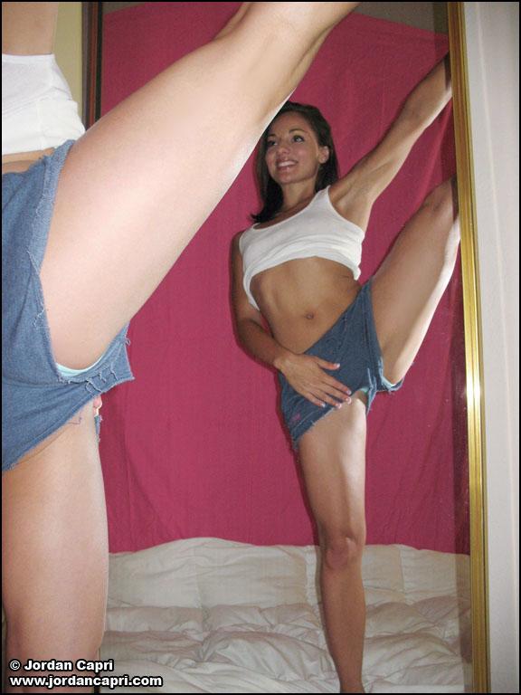 Pictures of teen babe Jordan Capri admiring herself in the mirror #55605057