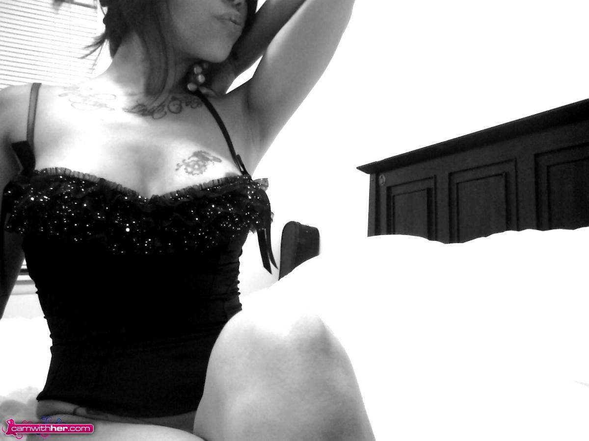 Hot cam girl Veronica in some classic black and white shots #60135439