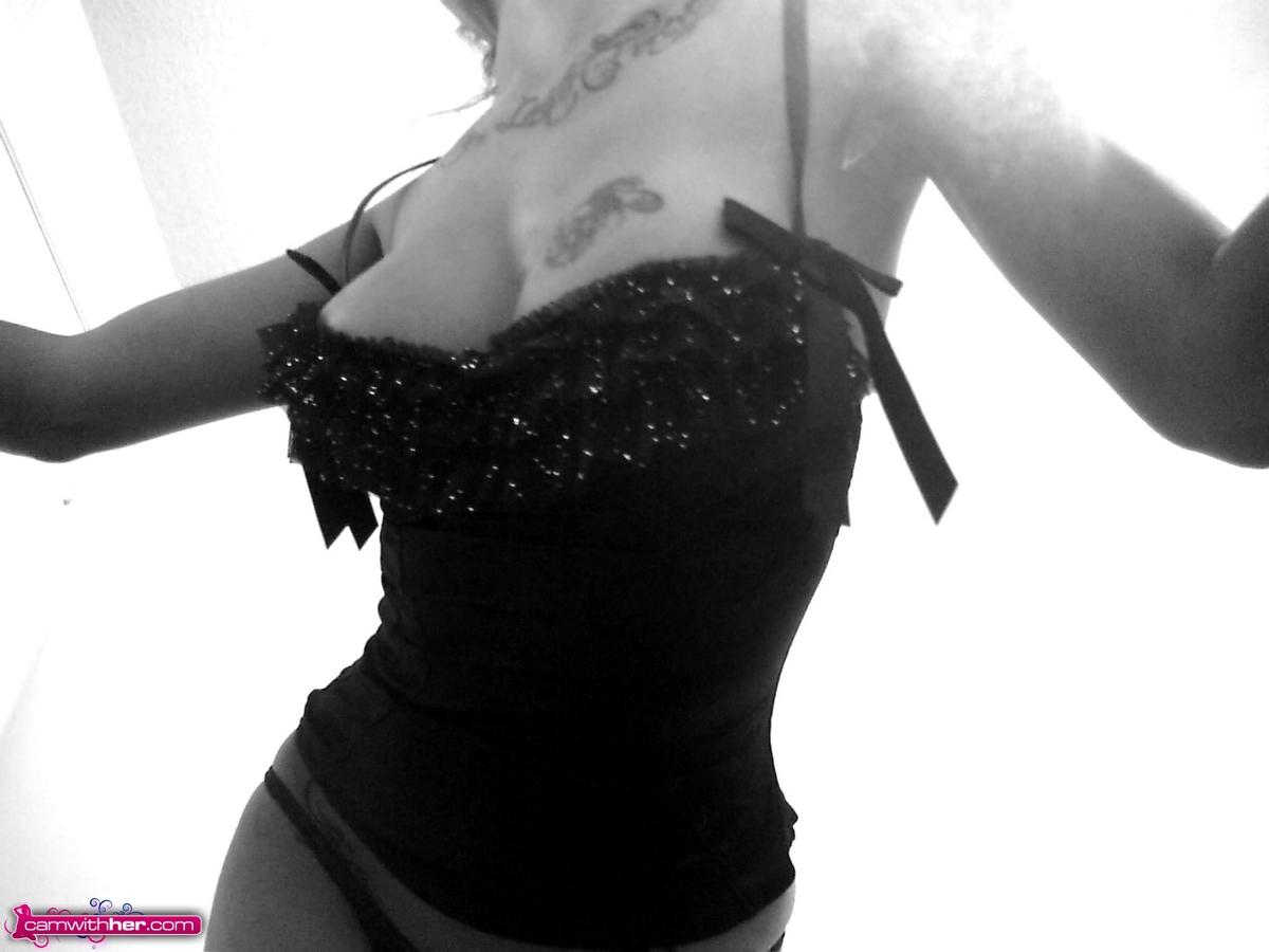 Hot cam girl Veronica in some classic black and white shots #60135446