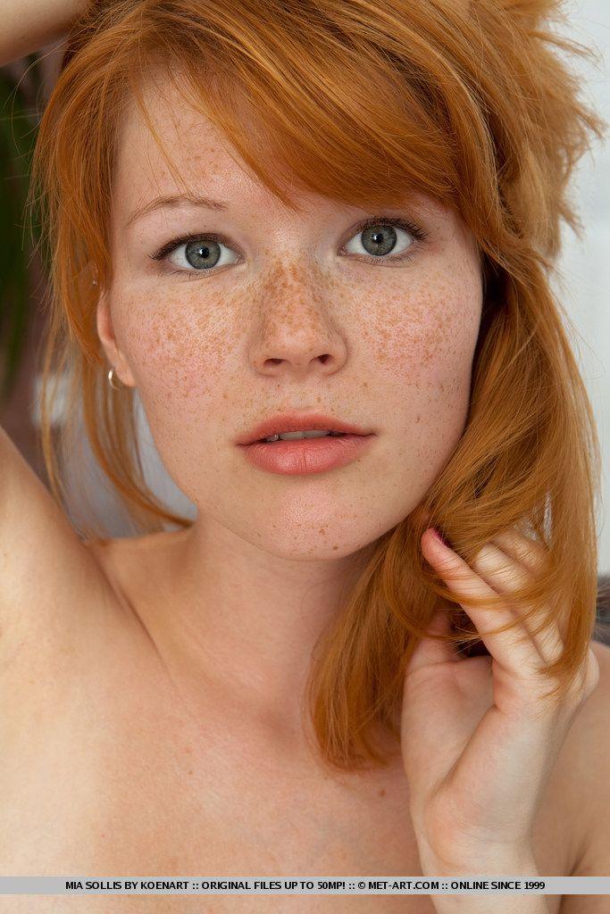 Photos de la jeune rousse mia sollis totalement nue et prête pour votre bite
 #59521055