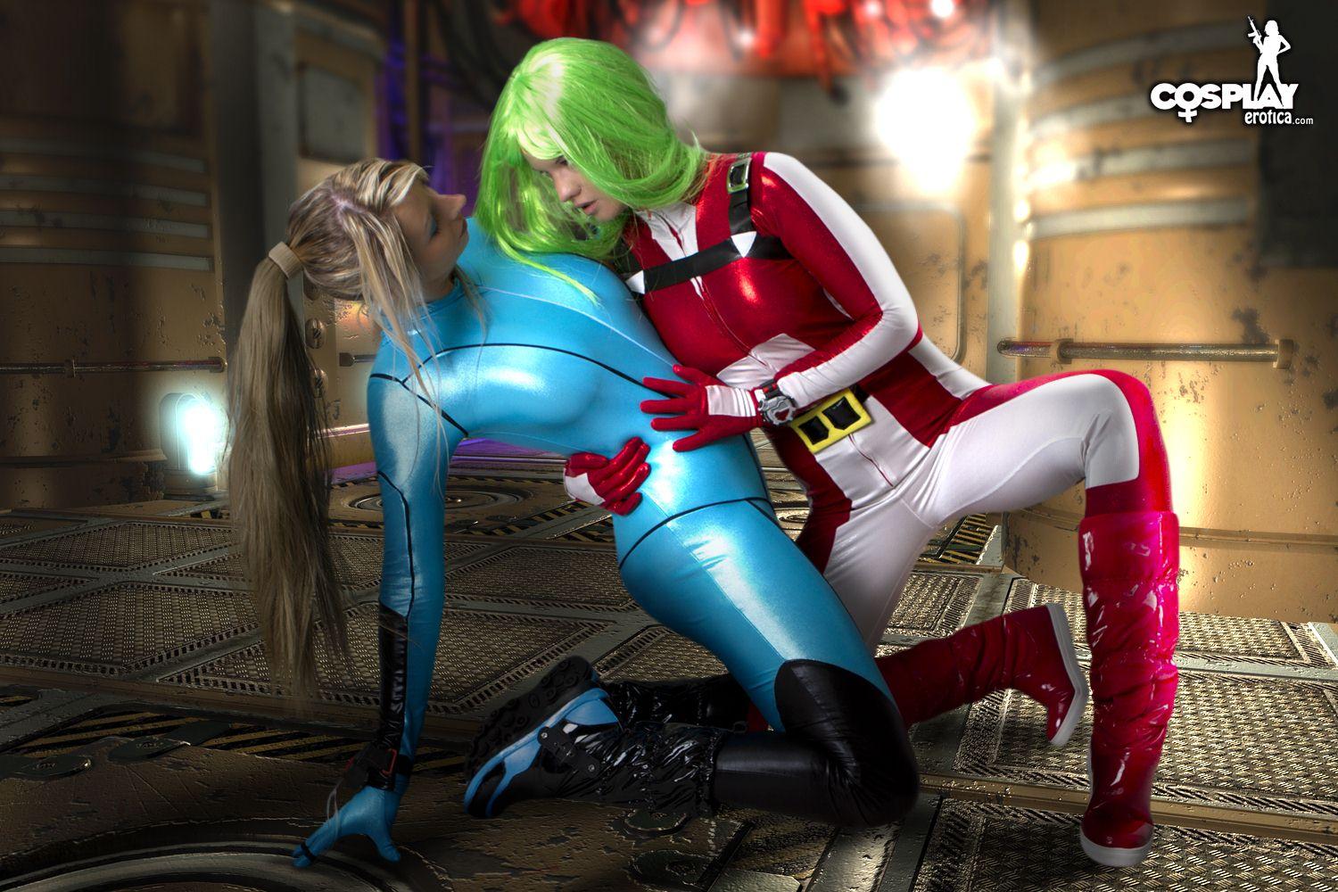 Cosplayers Sandy Bell and Ginger dress up as Metroid characters and get it on #54531276