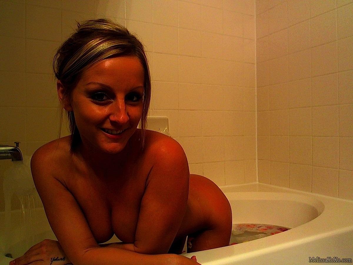 Pictures of Melissa XoXo getting hot and wet in the bath #59484280