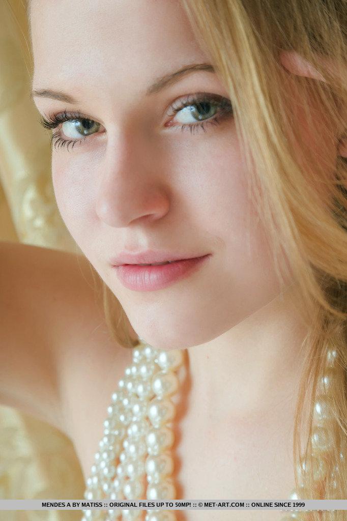 Pictures of blonde teen Mendes A wearing only her pearls #59508040