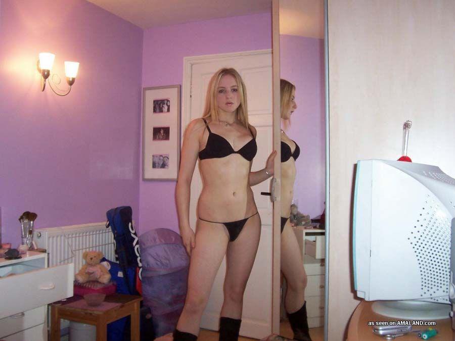 Pictures of a blond girlfriend naked for her boyfriend... and now you #60925402