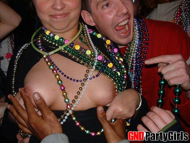Bilder von betrunkenen Party-Mädchen blinkt
 #60506534