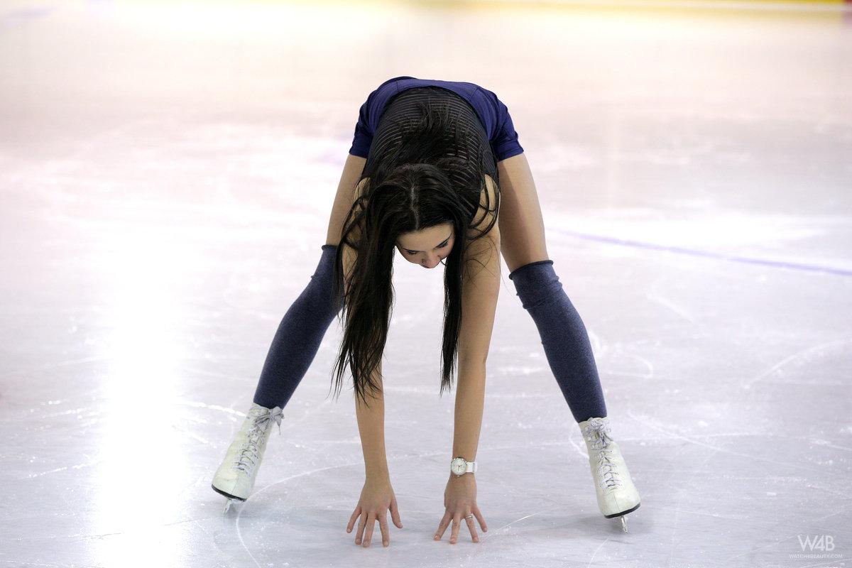 Figure skater Andys masturbates on the ice rink #53168406