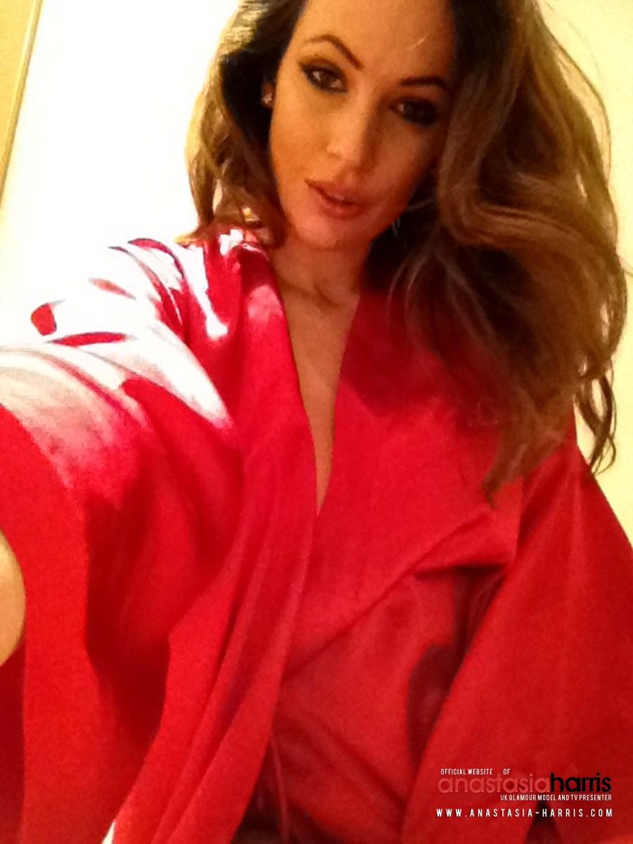 Anastasia harris desnudando su top rojo caliente, este conjunto de fotos sexy autofoto encontrado dentro de mi sitio web
 #53125599