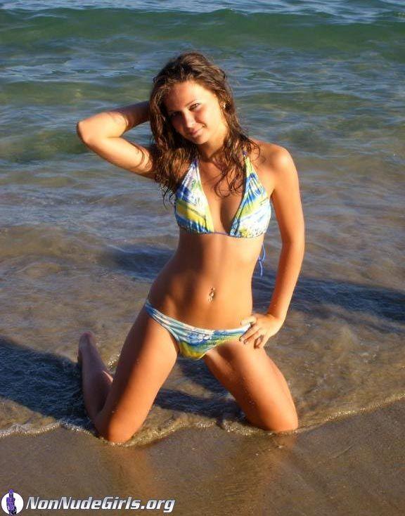 Fotos de chicas calientes en bikini
 #60678626