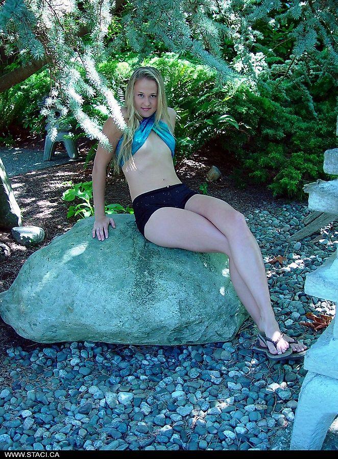 Pictures of teen amateur Staci.ca exposing her tits outside #60002564
