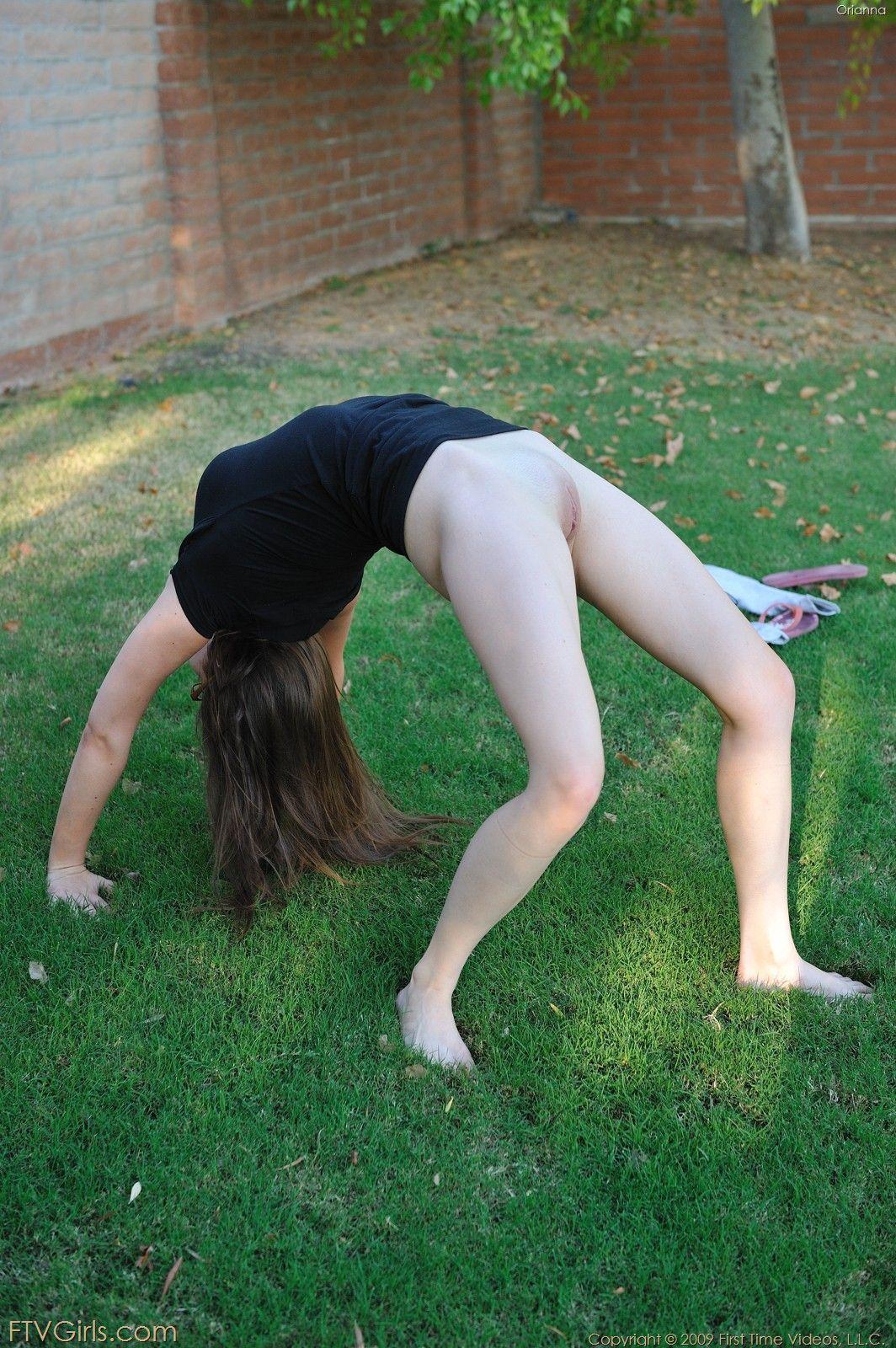 Fotos de la chica ftv orianna desnudandose en un parque publico
 #59810252
