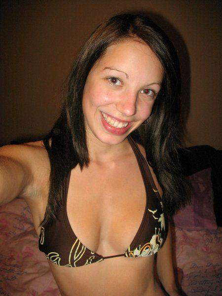 Pictures of teen babe Dream Taylor taking sexy pics of herself #54123637