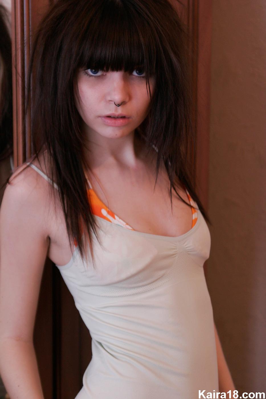 Bilder von Teenager-Mädchen kaira 18 wartet auf Sie im Bett
 #55901006