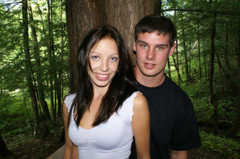 Bilder von Traum taylor gefickt und jizzed auf im Wald
 #54122493