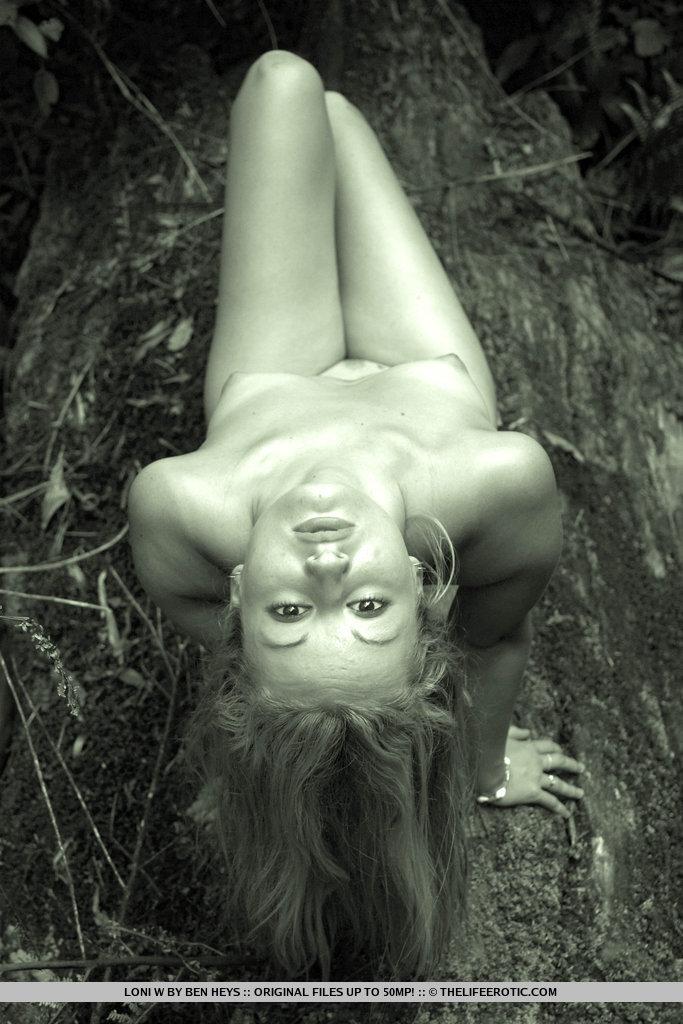 Elegant and sensual photos in monochromatic tone, featuring the beautiful Loni as she poses carefreely in the forest. #60865641
