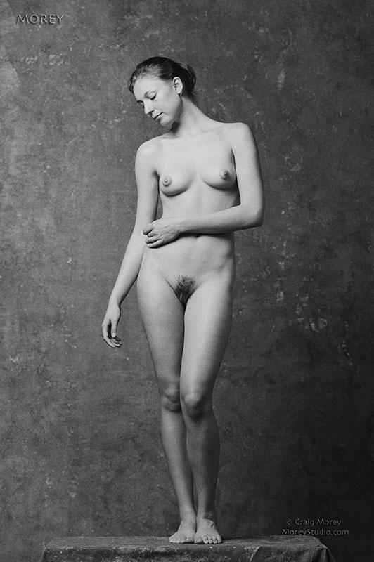 La bella modella yelena mostra il suo corpo nudo in bianco e nero
 #60625535
