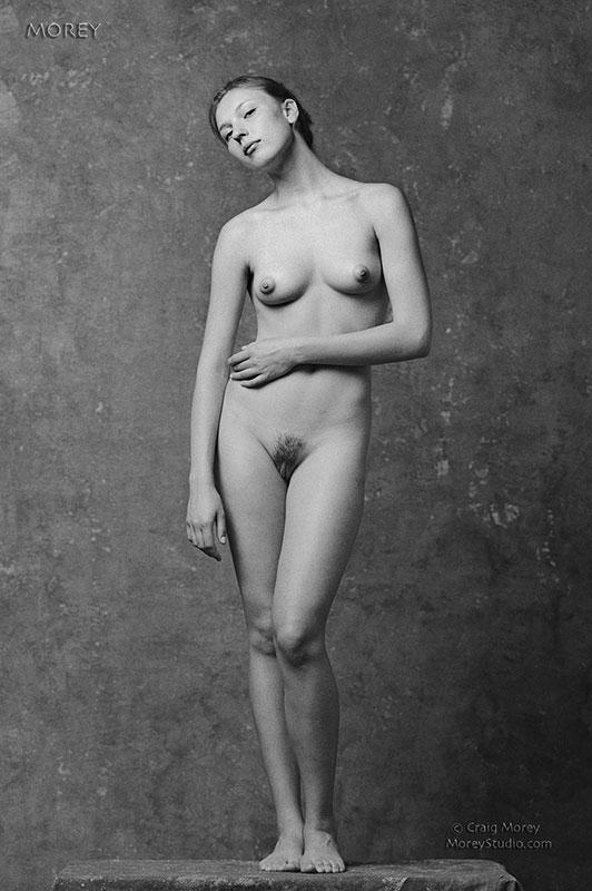 La bella modella yelena mostra il suo corpo nudo in bianco e nero
 #60625547