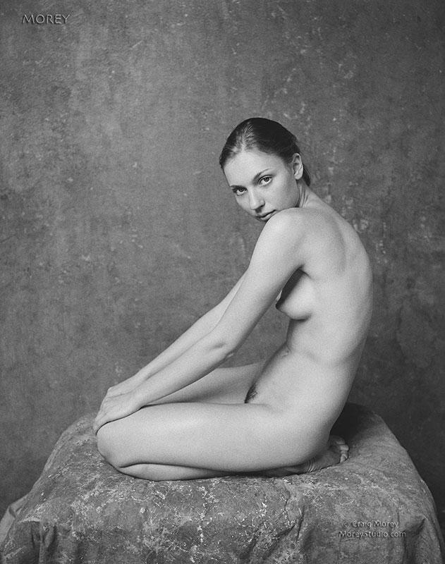 La bella modella yelena mostra il suo corpo nudo in bianco e nero
 #60625682