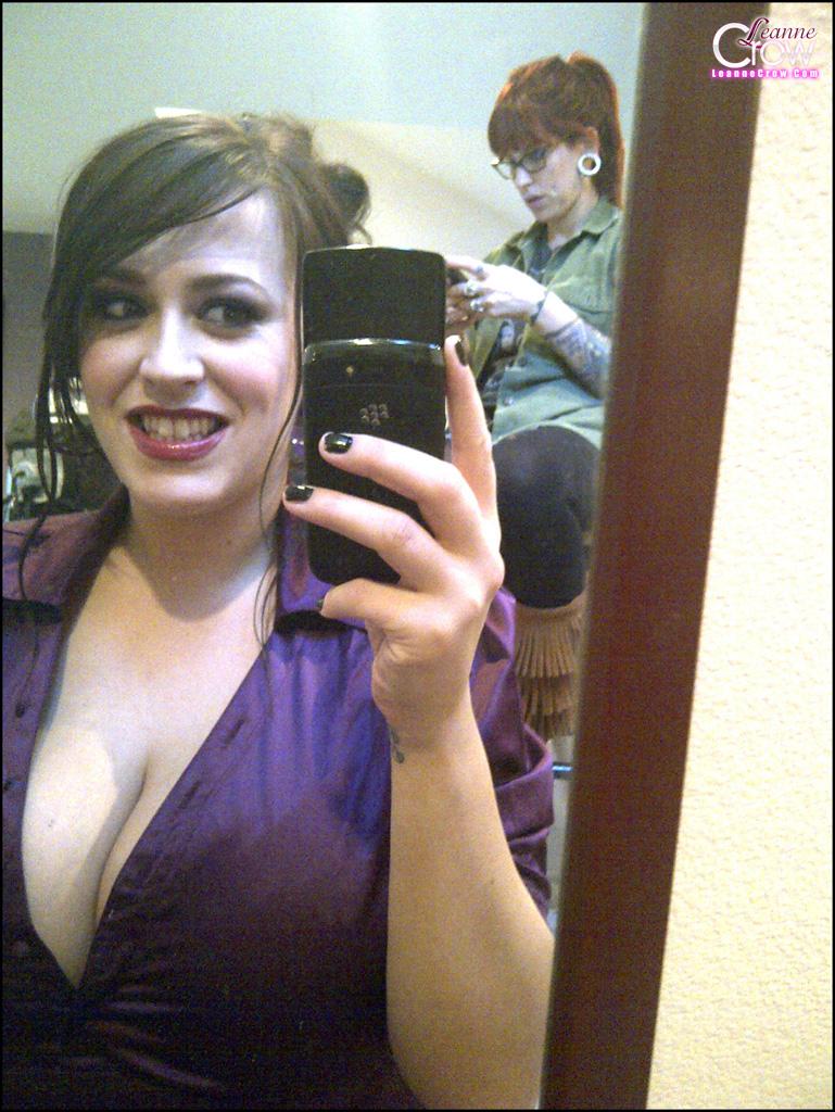 Leanne Crow partage ses selfies sexy
 #58874862