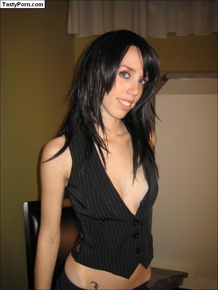 10代のポルノガールtasty julieの写真は、あなたのために裸でストリッピング
 #60060083