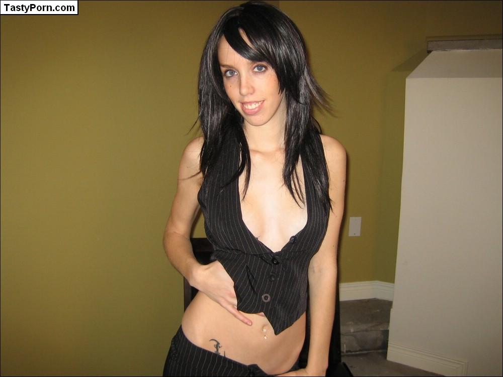 10代のポルノガールtasty julieの写真は、あなたのために裸でストリッピング
 #60060095
