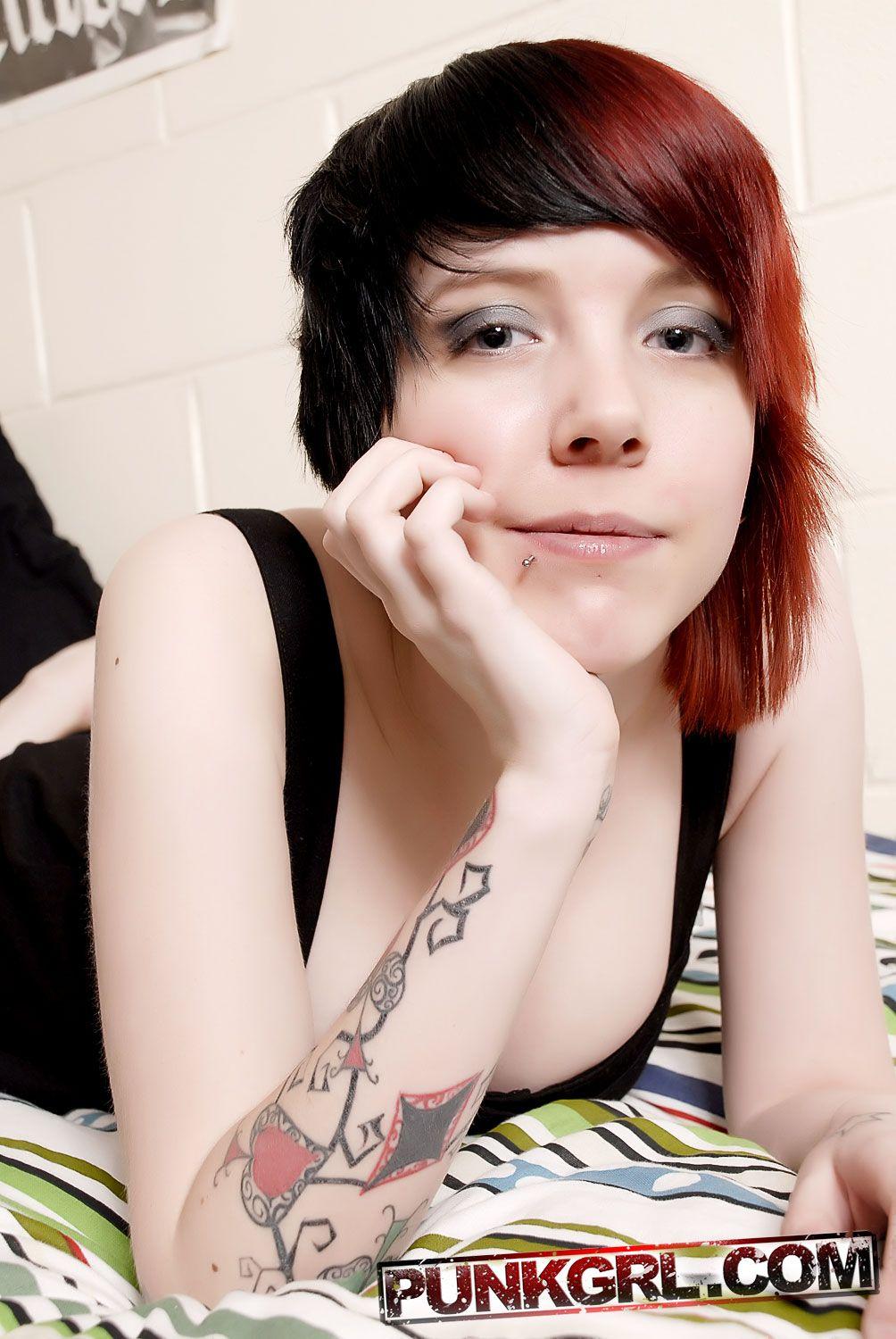 Pictures of teen punk Cassie getting nude in her dorm room #60761191