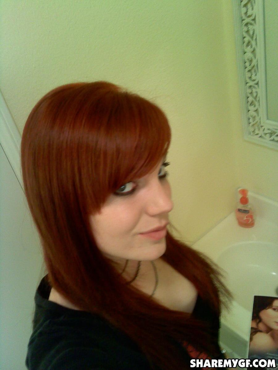 赤毛の女房は、彼女のホットなボディのいくつかのホットなセルフィーとカンディッドを共有しています。
 #60795973
