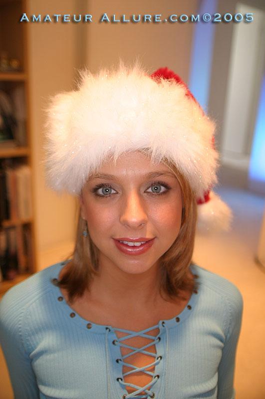 クリスマスのためにフェラチオを与えているブロンドの女の子エリーの写真
 #53522835