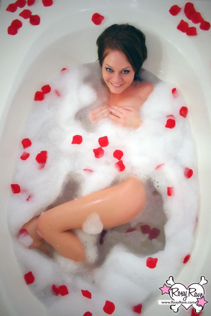 Pictures of Roxy Rave taking a hot bubble bath #59880470