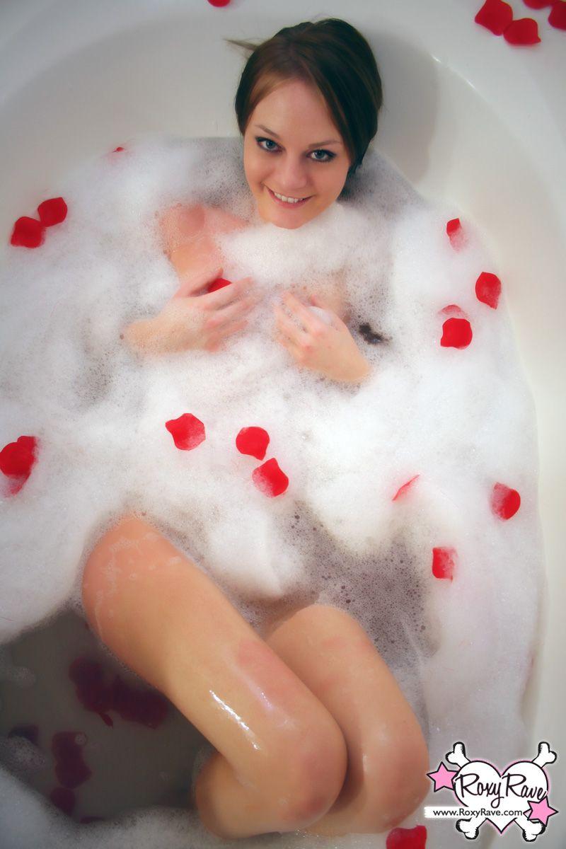 Pictures of Roxy Rave taking a hot bubble bath #59880495