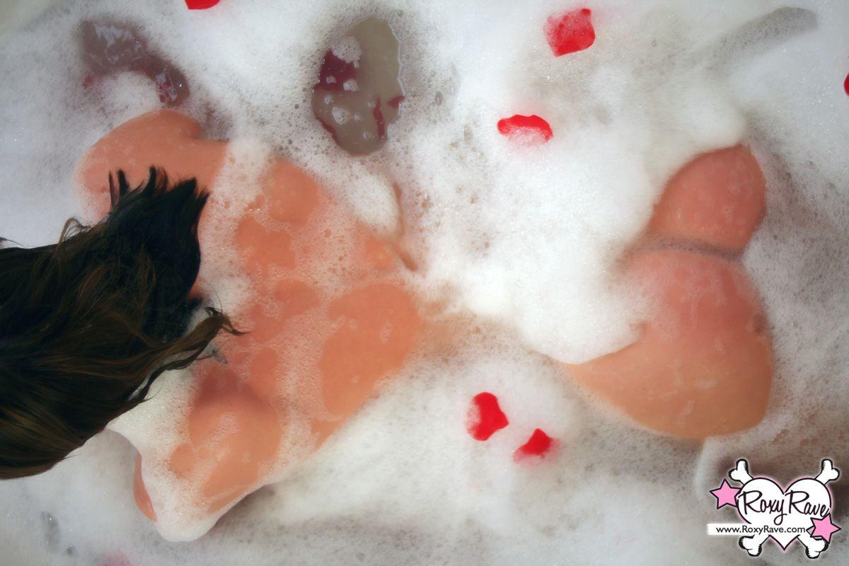 Pictures of Roxy Rave taking a hot bubble bath #59880575