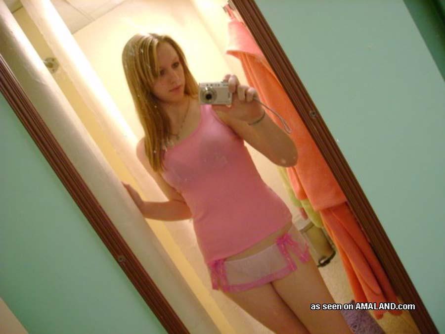 Pictures of an amateur cutie teen camwhoring #60659495