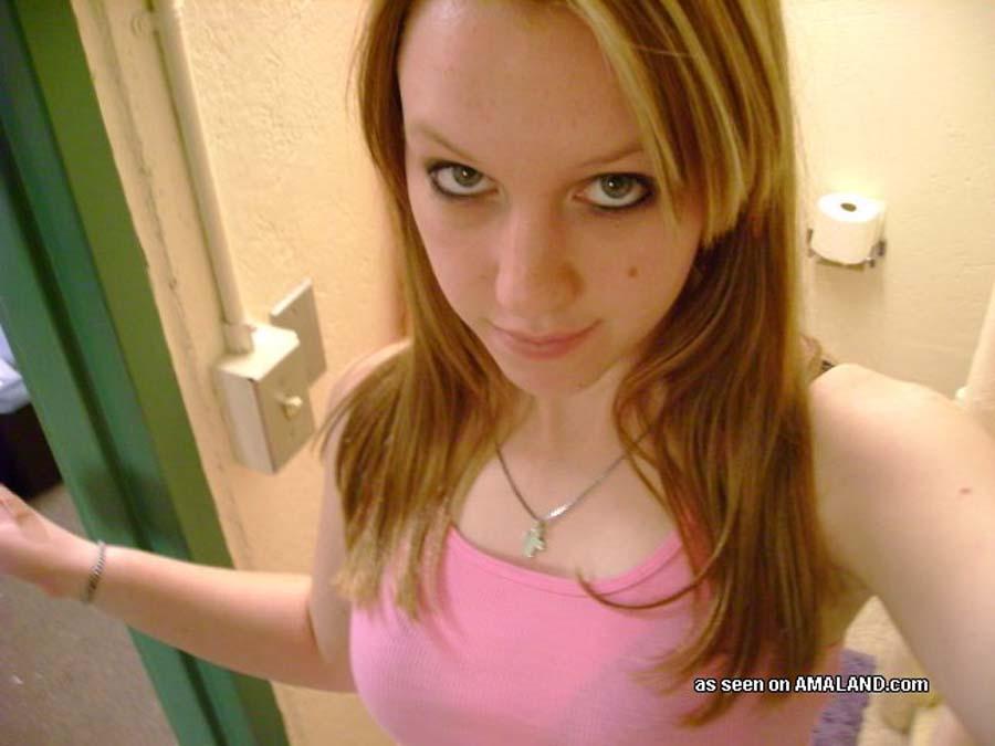 Pictures of an amateur cutie teen camwhoring #60659574