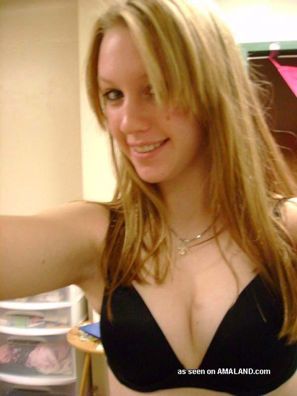 Bilder eines Amateur-Cutie-Teenie beim Camwhoring
 #60659660