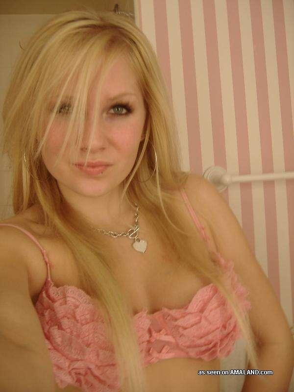 Pictures of a hot blonde alternative girlfriend taking pics of herself #60639591