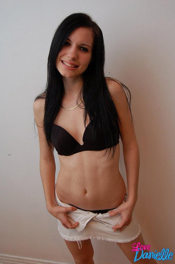 Bilder von Liebe danielle Strippen nackt für Sex
 #59096560