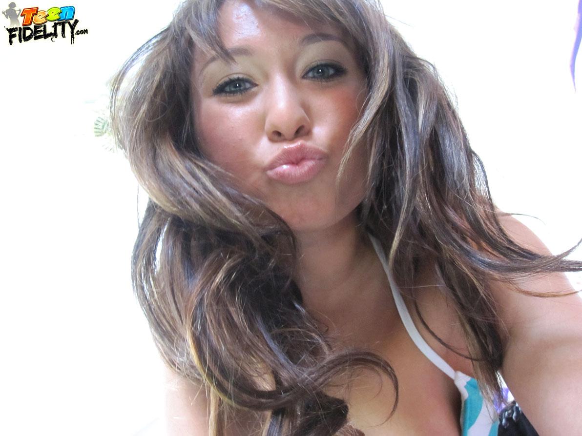 La jovencita caliente jesse jordan recibe una follada profunda y dura en su apretado coño
 #55403492