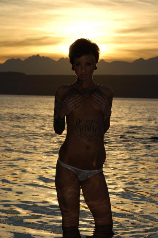 Alt GFs show their ink on cam while displaying their bodies #60635549