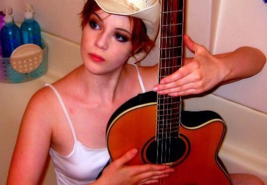Picture gallery of a group of alternative hotties showing off #60637805