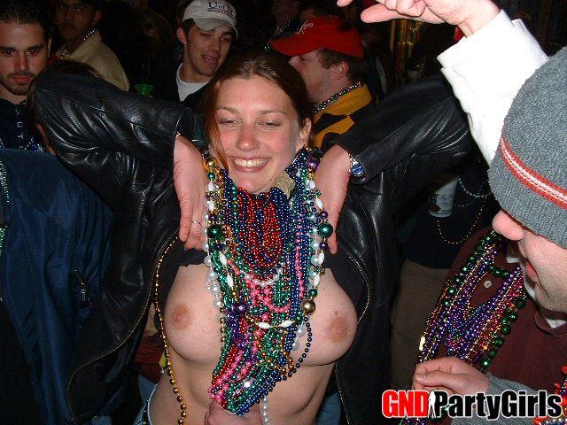Pictures of drunk teen girls flashing their titties #60506115