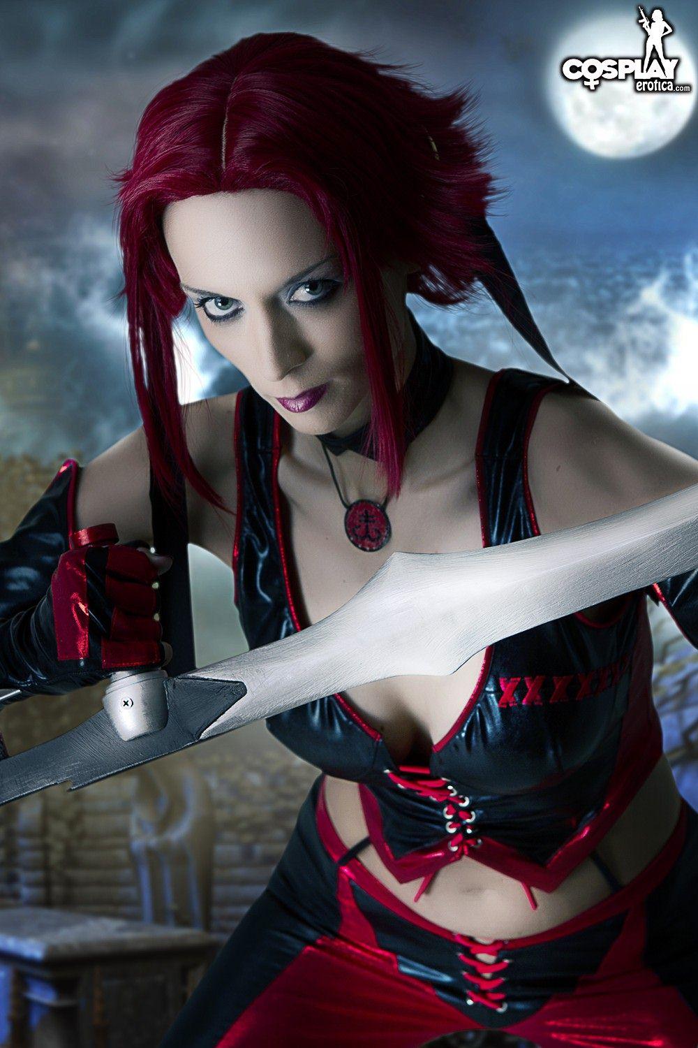 Pictures of sexy cosplayer Lana dressed as Bloodrayne #58814989