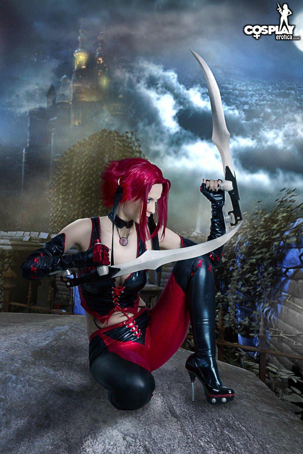 Pictures of sexy cosplayer Lana dressed as Bloodrayne #58815168