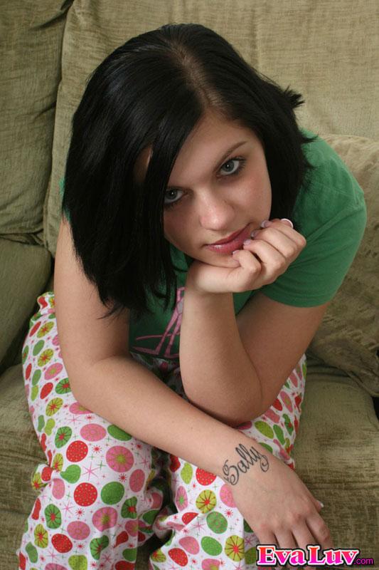 Pictures of teen hottie Eva Luv teasing in her pajamas #54316462