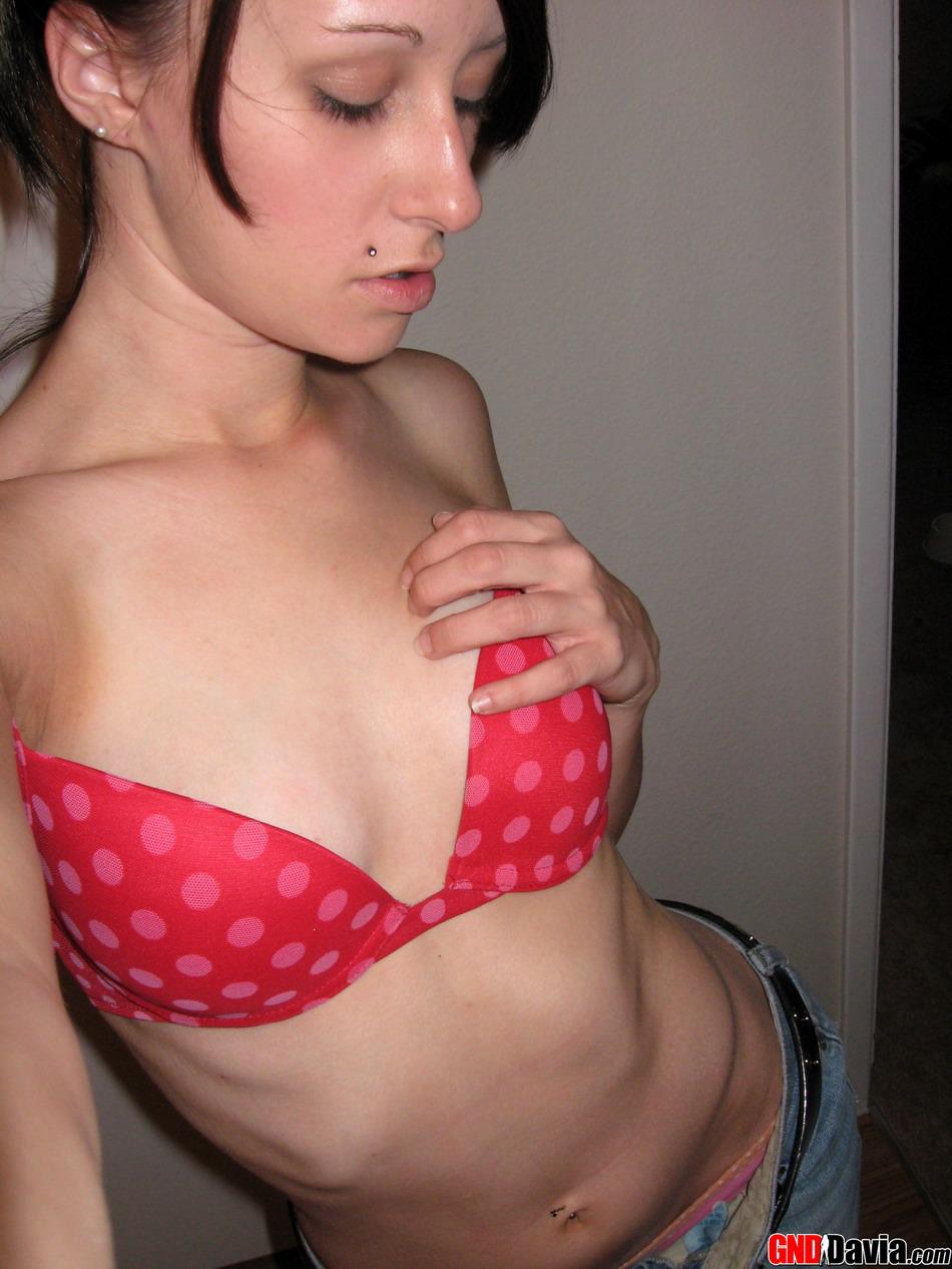 Pictures of GND Davia teasing in her panties #54550460