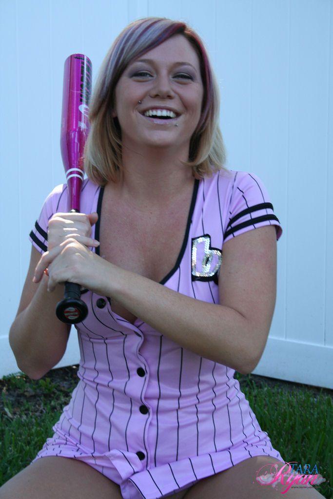 Pictures of teen babe Tara Ryan having some fun with baseball #60056121
