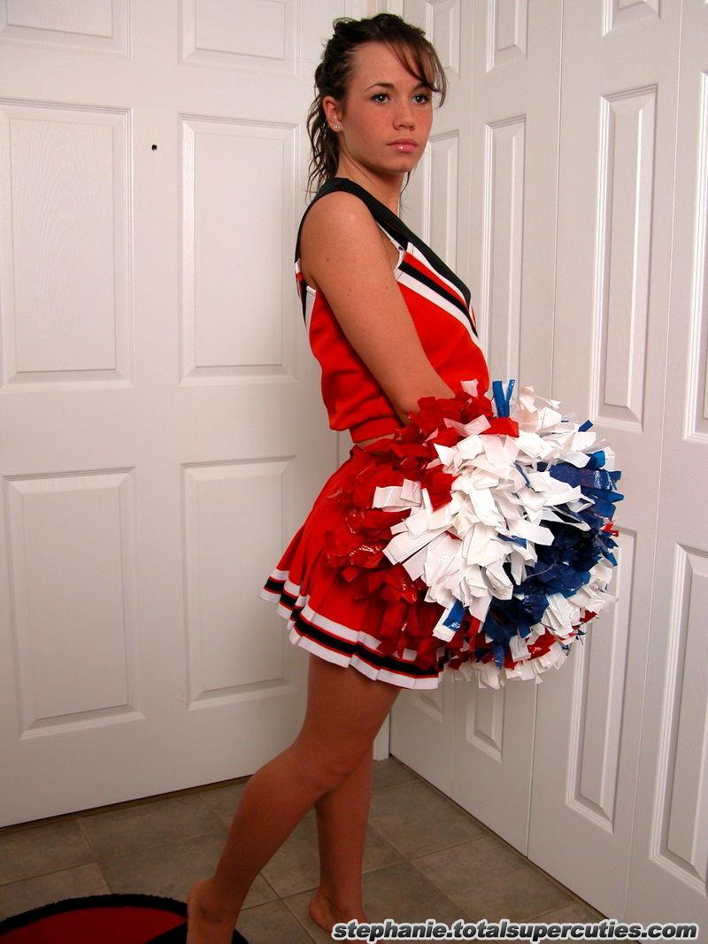 Bilder von einer heißen Cheerleaderin beim Necken
 #60012525
