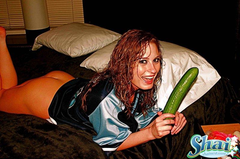Pictures of teen slut Shai West fucking herself with a cucumber #59958597