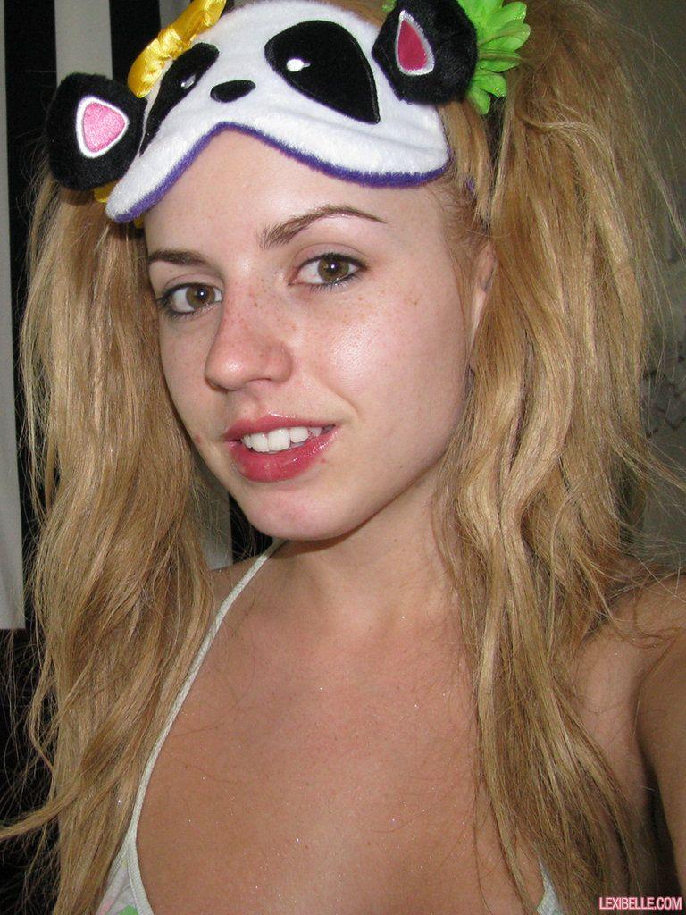 Pictures of Lexi Belle going wild at a club #58894397